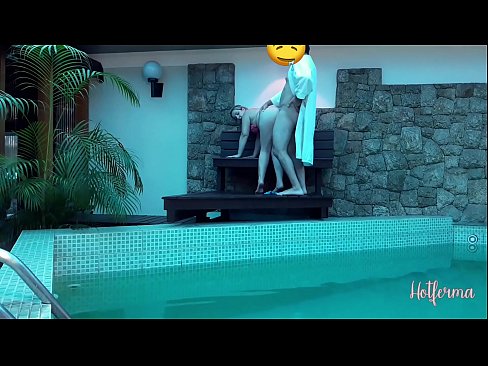 ❤️ Шефът кани прислужницата на басейна, но не може да устои на гореща ☑ Порн видео в bg.sfera-uslug39.ru