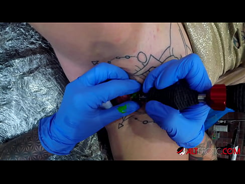 ❤️ Изключително татуираната красавица Съли Савидж има татуировка на клитора си ☑ Порн видео в bg.sfera-uslug39.ru